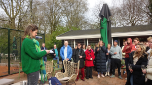 Zij heeft alle aandacht